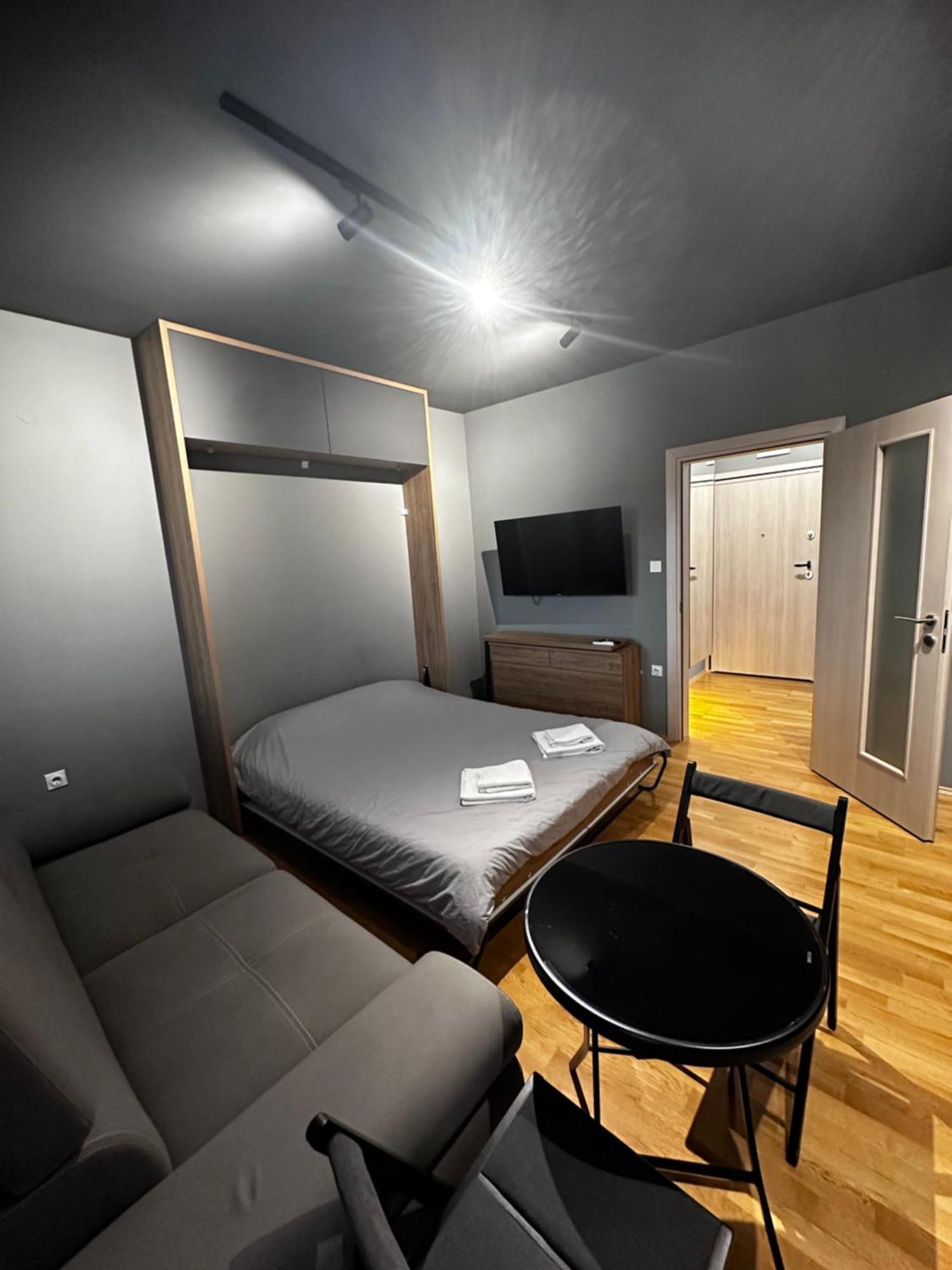 Ambe Apartments บิโตลา ภายนอก รูปภาพ