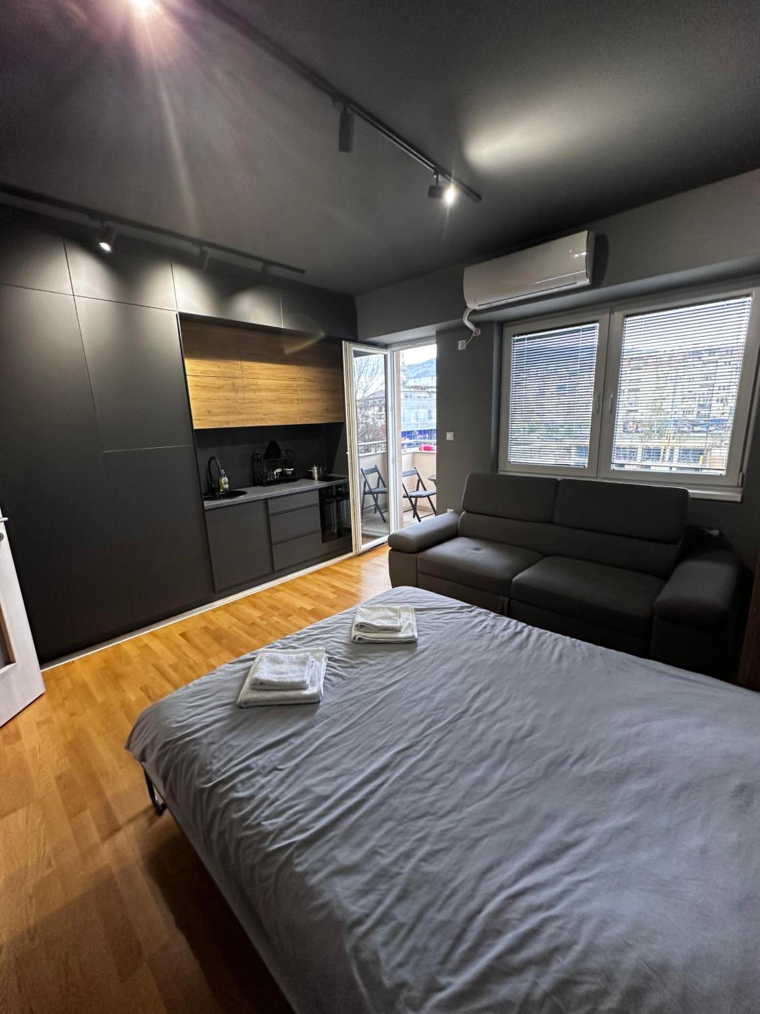 Ambe Apartments บิโตลา ภายนอก รูปภาพ